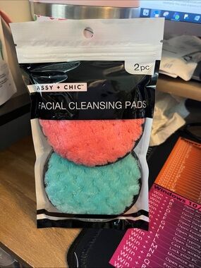 Coral and Aqua Facial Cleansing Pads - 2pc
